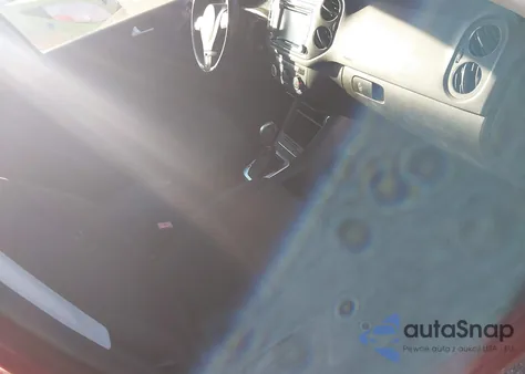 2015 Volkswagen Tiguan S из США, поврежденный, VIN WVGAV7AXXFW032806